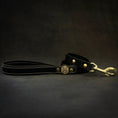 Bild in Galerie-Betrachter laden, Maximus Gold Premium Full-Grain Leather Dog Leash 1 Inch 110cm by Bestia Dog Gear