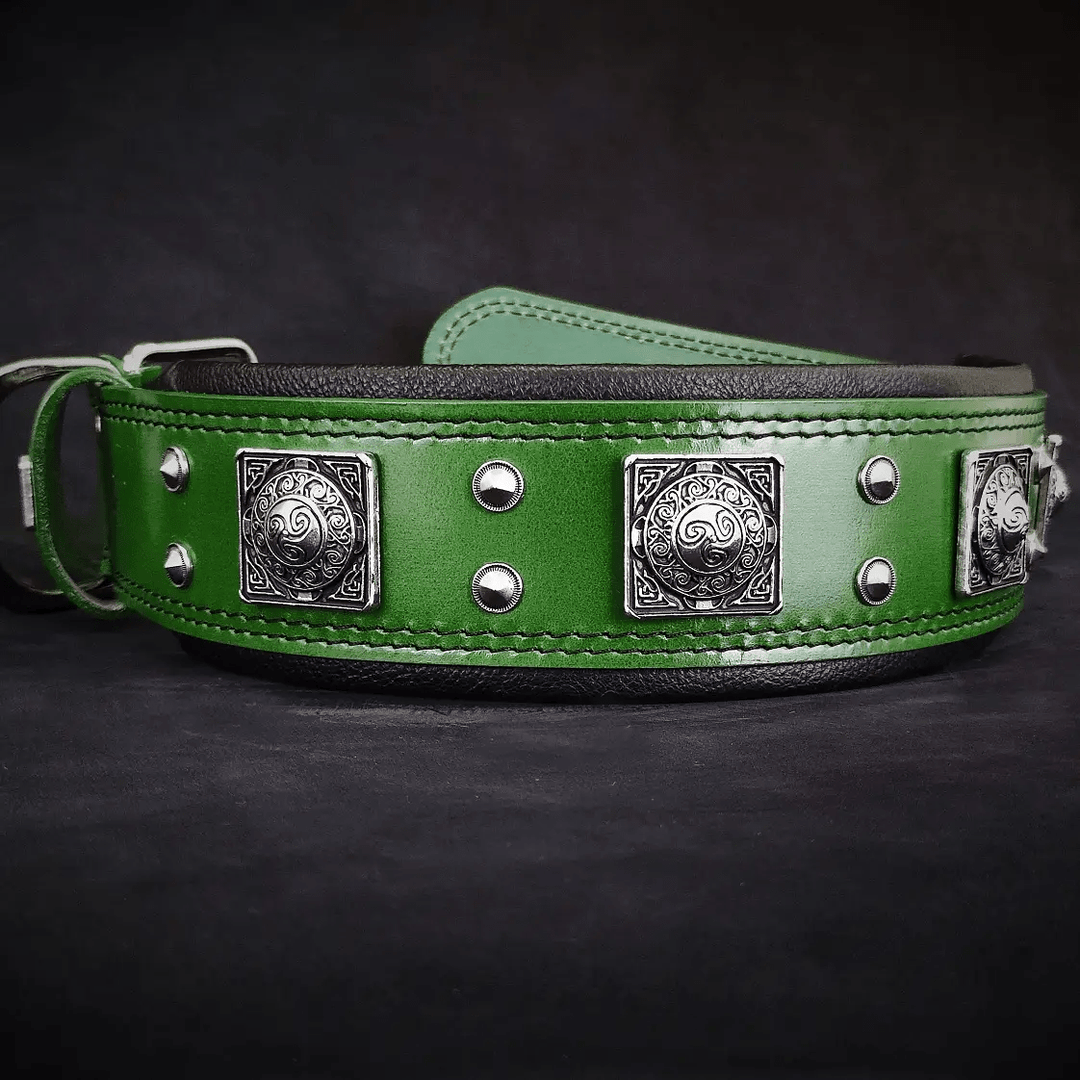 Bestia Eros green 2.5-inch leather dog collar
