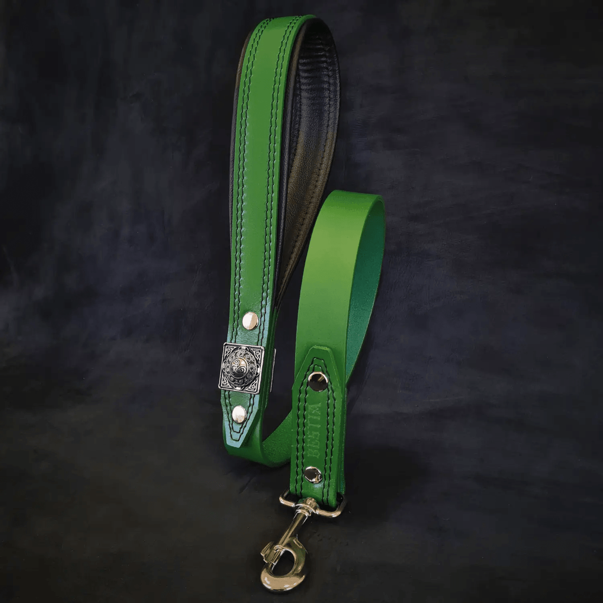 Bestia Eros green leather dog leash