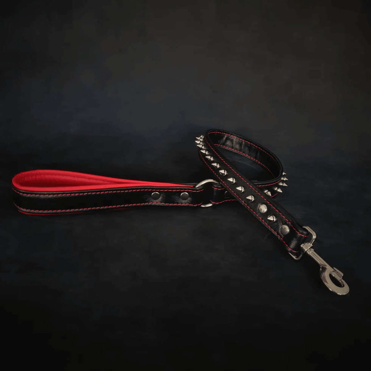 Bestia Short Spiked Black Leather Dog Leash