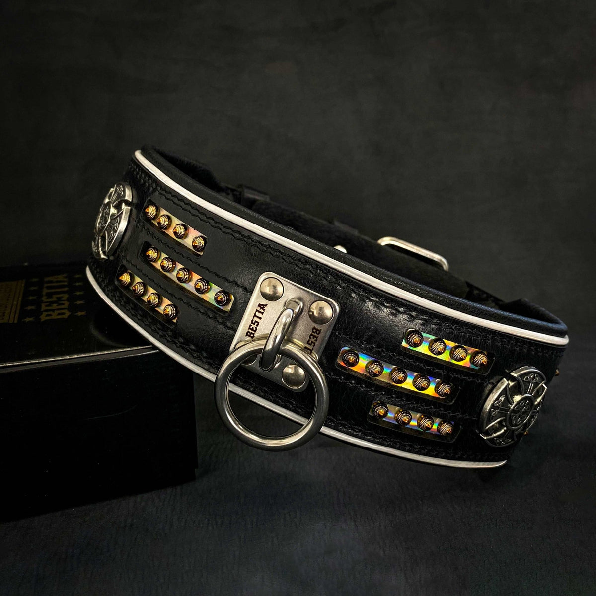 Bestia Atlantis black and chameleon leather dog collar