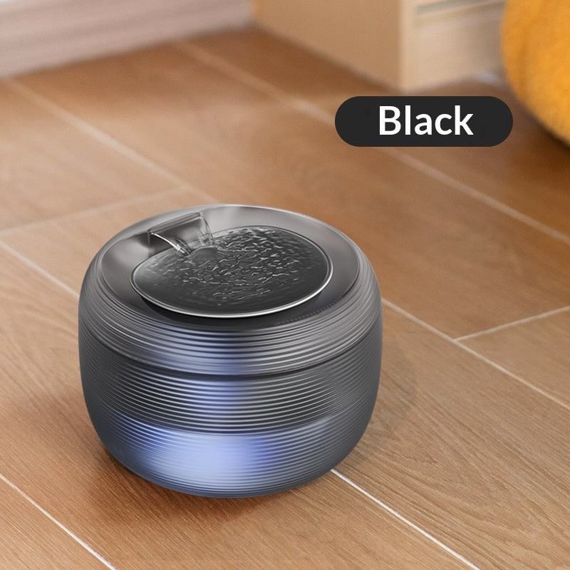 Black ribbed round fountain