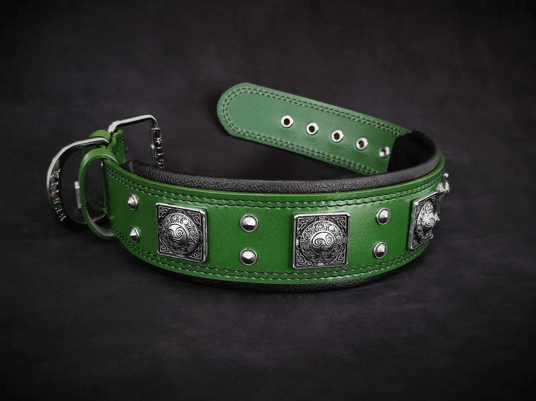 Bestia Eros green 2.5-inch leather dog collar