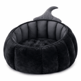 Charger l'image dans la visionneuse de la galerie, Pumpkin Pet Bed — black plush cave for cats and small dogs

