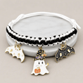 Gallery viewerに画像を読み込む, Halloween hand-woven pet collar decoration, black-and-white braided band with 3 charms (ghost, white bat, black bat).
