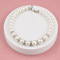 Charger l'image dans la visionneuse de la galerie, The Pearl & Crystal Pet Necklace with white pearls and crystal spacers, silver clasp
