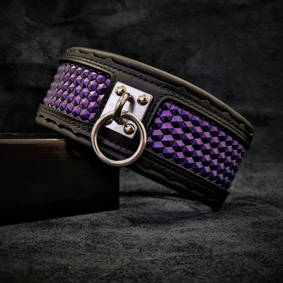 Bestia Hexagon black and purple leather dog collar, view 2