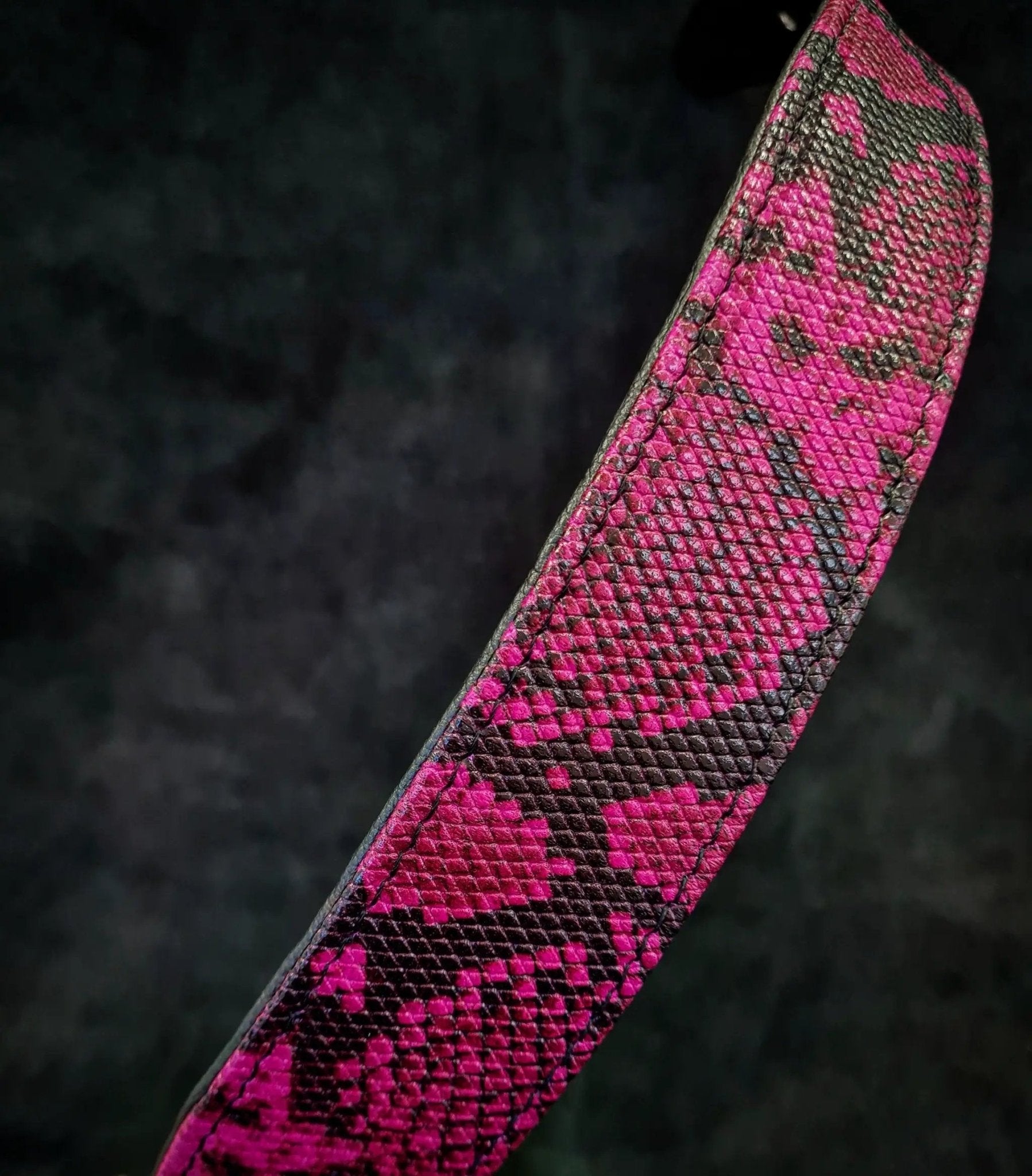 The ''Rock Python'' collar PINK - Pet Collars & Harnesses from Bestia Dog Gear