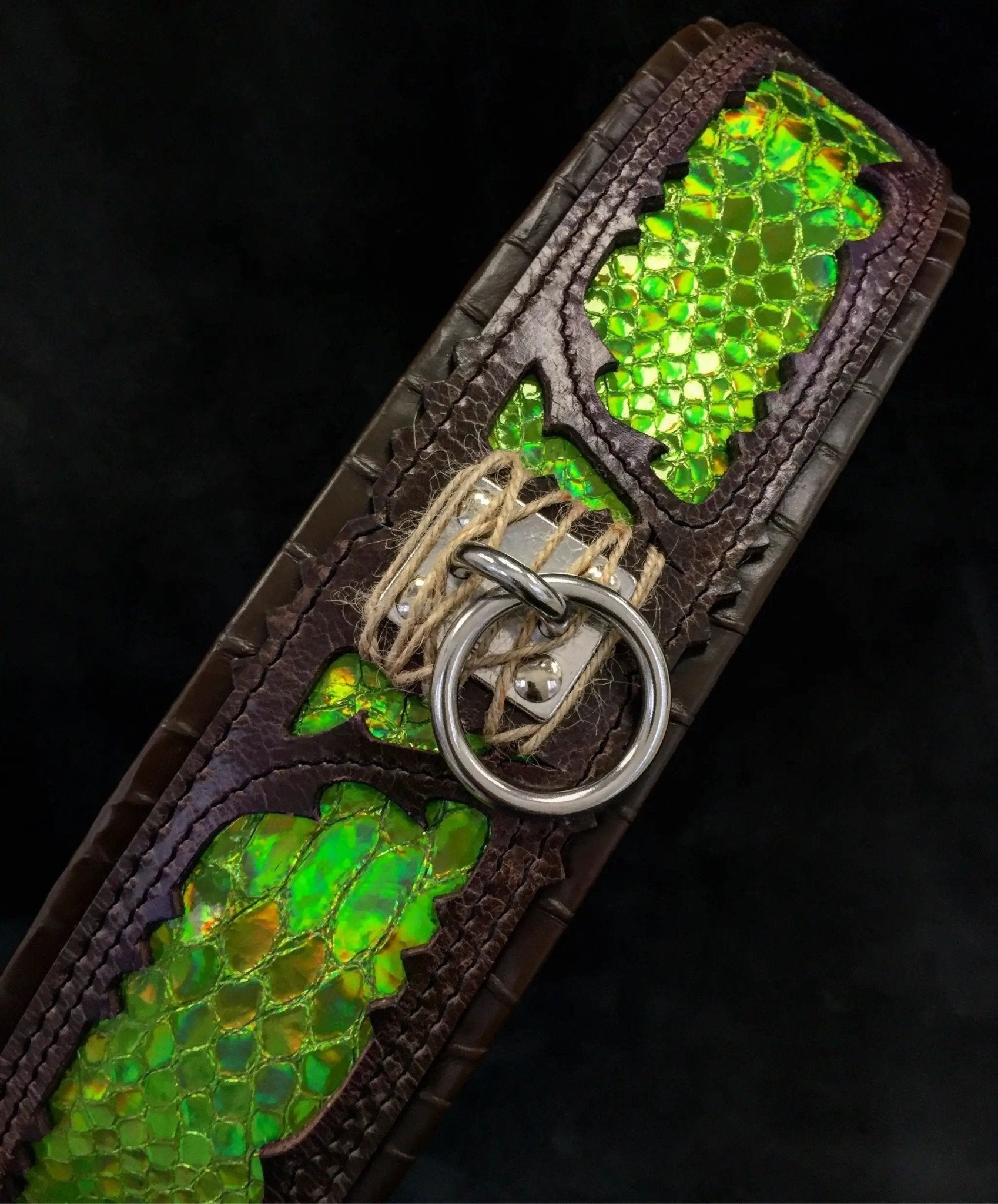 The ''Venom'' collar - Pet Collars & Harnesses from Bestia Dog Gear