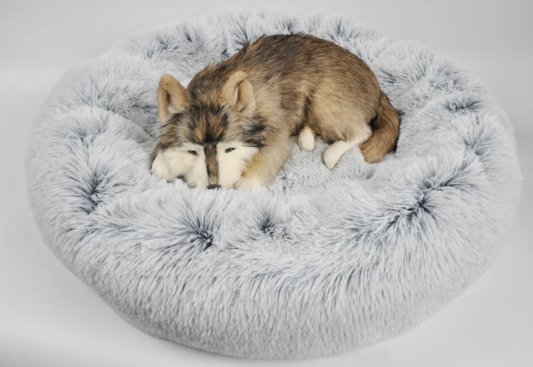 Mr. Peanut's 28-inch OrthoPlush Pet Bed in snowflake white two-tone plush pillow bed.