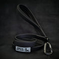 Cargar la imagen en la vista de la galería, Bestia Ultra Heavy Duty Tactical Dog Leash 5 Feet Padded Handle Screw Lock Carabiner 880 Pounds Capacity by Bestia Dog Sport
