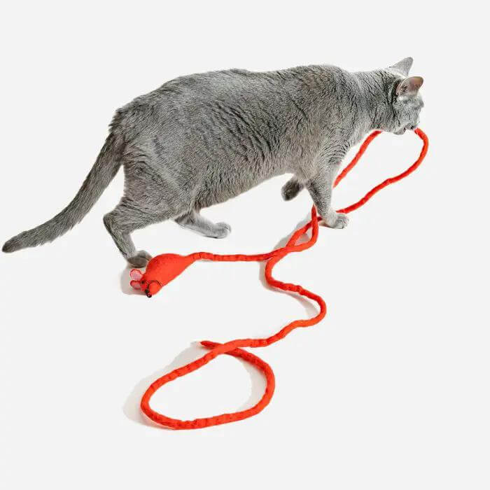 Catch a Mouse by the Tail Wool Cat Toy, red wool rope with a mouse-shaped end
