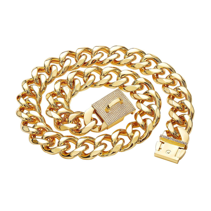 Gold-tone 19mm chain collar on white background