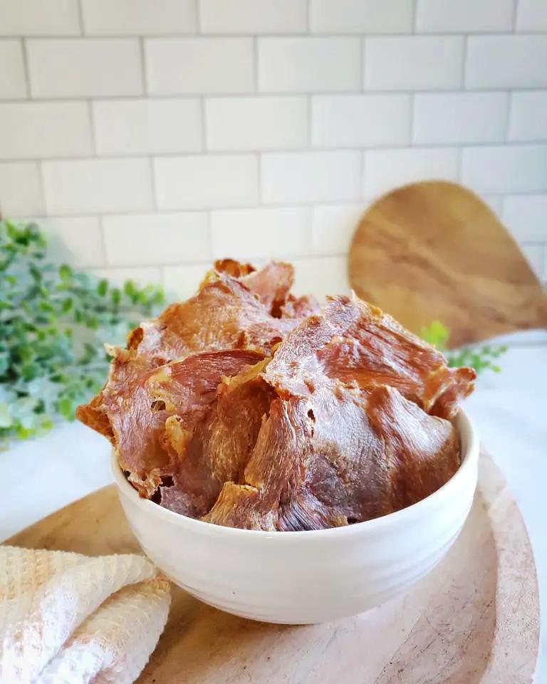 Turkey thigh meat, fat trimmed thin-cut, Naked Beasts in white bowl