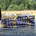 Bild in Galerie-Betrachter laden, Jeffers Expression Full Hay Bale Tote Bag with blue geometric print and yellow straps, hay bale inside
