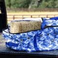 Bild in Galerie-Betrachter laden, Jeffers Expression Full Hay Bale Tote Bag, blue and white patterned fabric with hay bale inside
