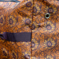 Bild in Galerie-Betrachter laden, Jeffers Expression Full Hay Bale Tote Bag in orange sunflower-print fabric with purple strap.
