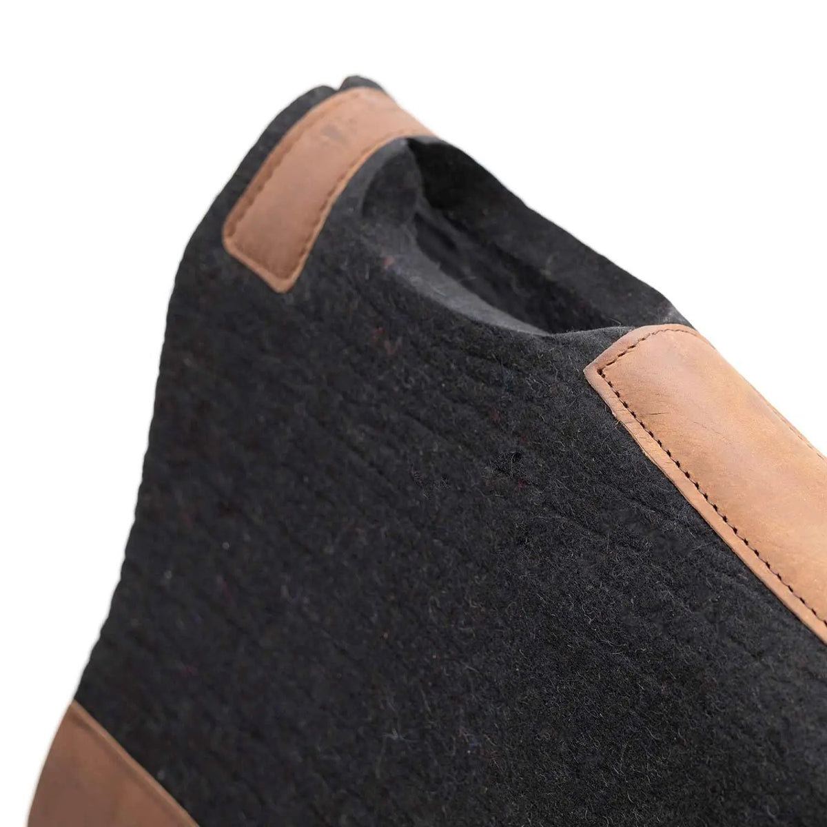 Saddle pad Jeffers WoolLuxe 100% wool; black with tan leather trim