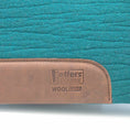 Bild in Galerie-Betrachter laden, Saddle pad Jeffers Equine WoolLuxe in teal wool with a tan leather patch
