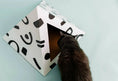 Gallery viewerに画像を読み込む, Kitty Kardboard® Cat Pyramid - Artistic Cardboard Feline Hideaway by KittyKardboard
