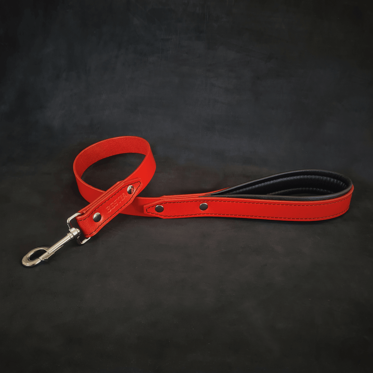 Bestia Style padded leather dog leash, view 2